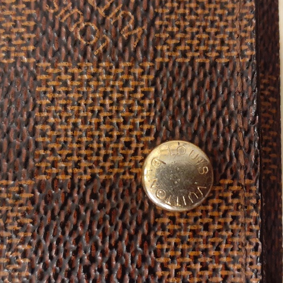 LOUIS VUITTON DAMIER CASE AUTHENTIC KEY HOLDER - Picture 2 of 13